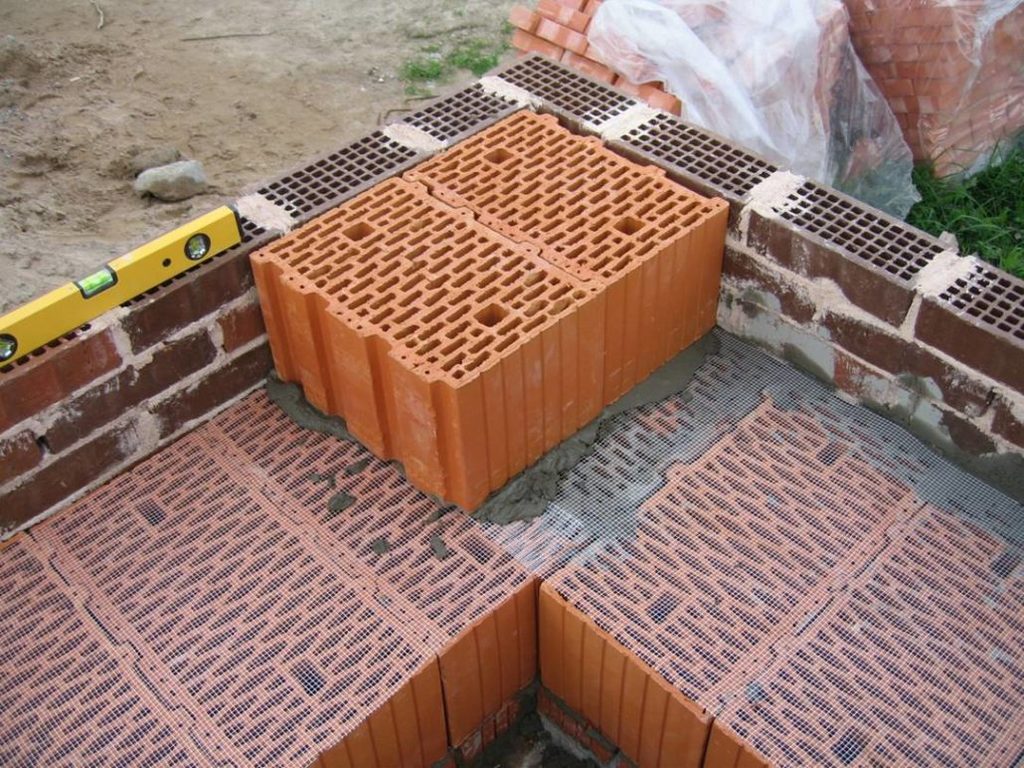 Поризованный керамический блок BRAER